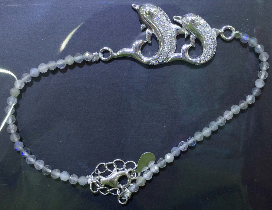 Bracelet of sterling silver metal and natural stone