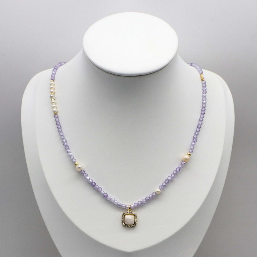 Elegant And Dignified Irregular Pearl With Zircon Necklace